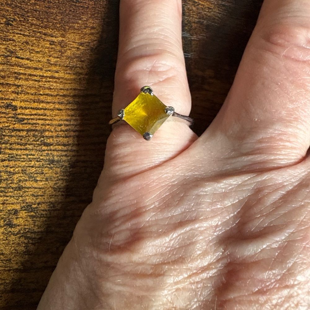 Radiant Yellow Square Gemstone Ring Size 7 NWOT
